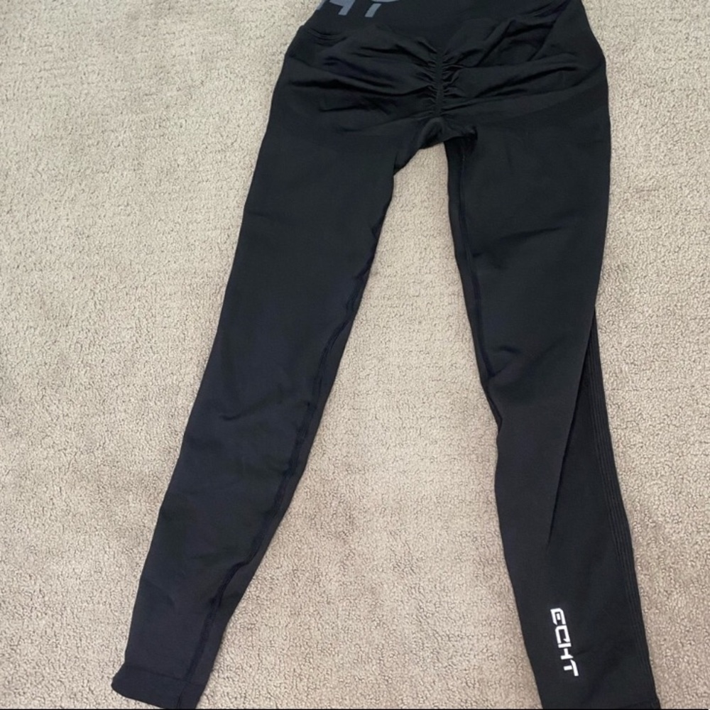 Black echt leggings with butt scrunch